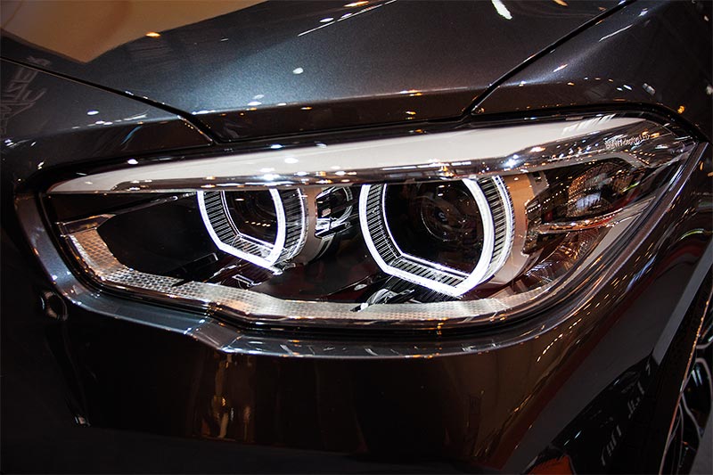 AC Schnitzer ACS1 5.0d mit adaptiven LED Scheinwerfern