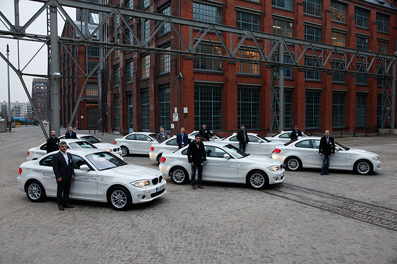 Gesteuertes Laden 3.0 in Berlin: Zehn Pilotkunden bei der bergabe Ihrer BMW ActiveE.