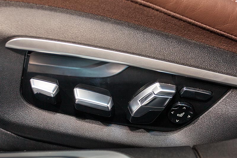 BMW 730d xDrive mit M Sportpaket, Sitverstellung am Sitz