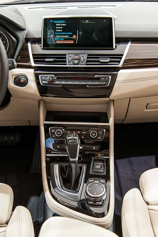 BMW 225xe Active Tourer, Mittelkonsole