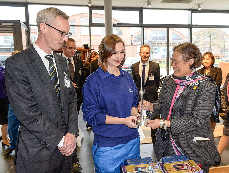 Thailndische Prinzessin besucht die Berufsausbildung im BMW Werk Berlin
