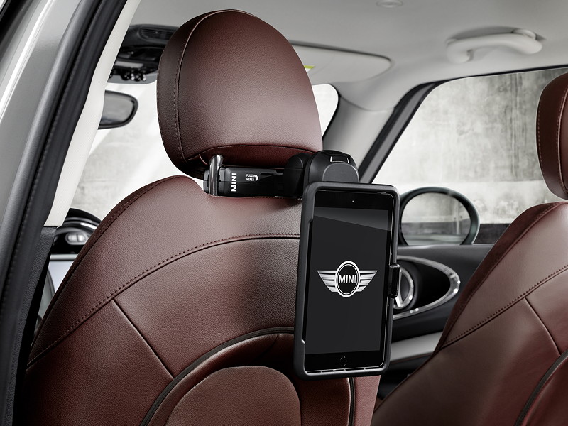 Der neue MINI Clubman mit Travel und Comfort System Halter f�r Apple iPad mini.