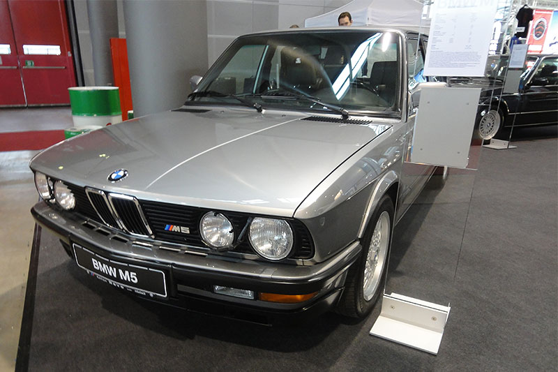 RetroClassics 2015: BMW M5 (E28)