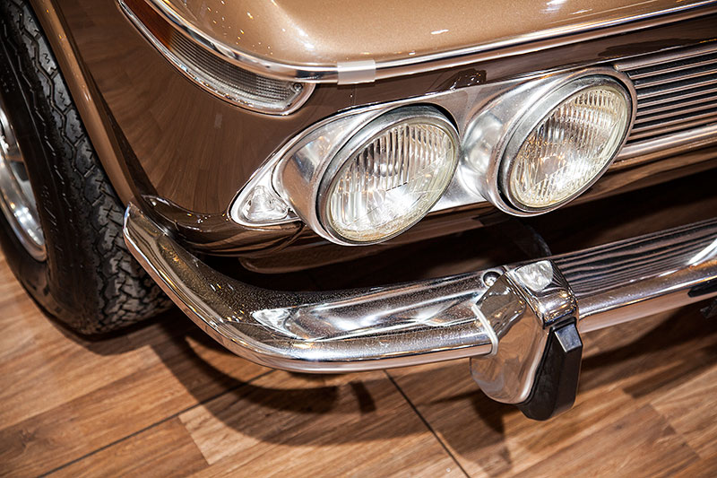 BMW 2002 TI 'Diana', verchromte Doppelscheinwerfer