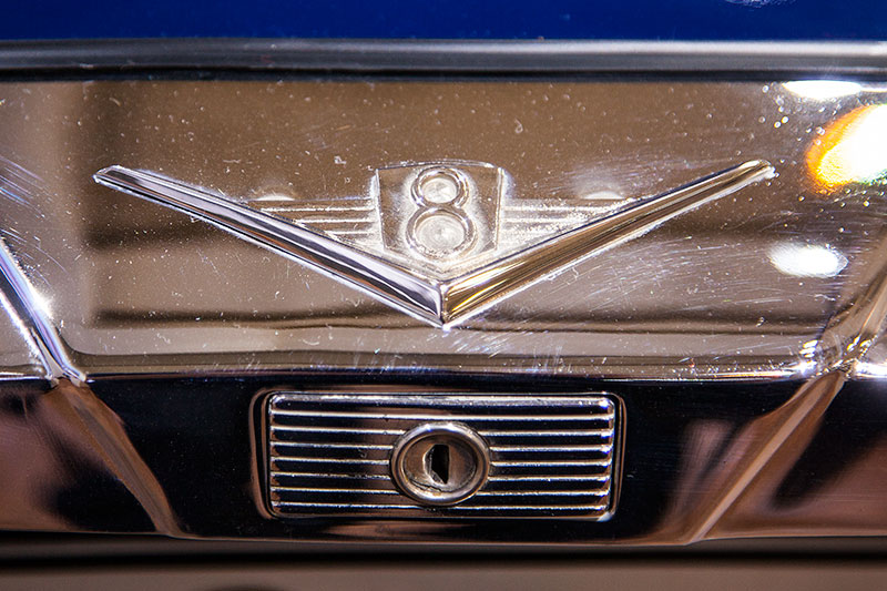 BMW 503 Coup, V8-Logo auf der Kofferaumklappe
