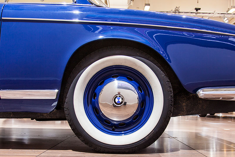 BMW 503 Coup, Rad in Wagenfarbe
