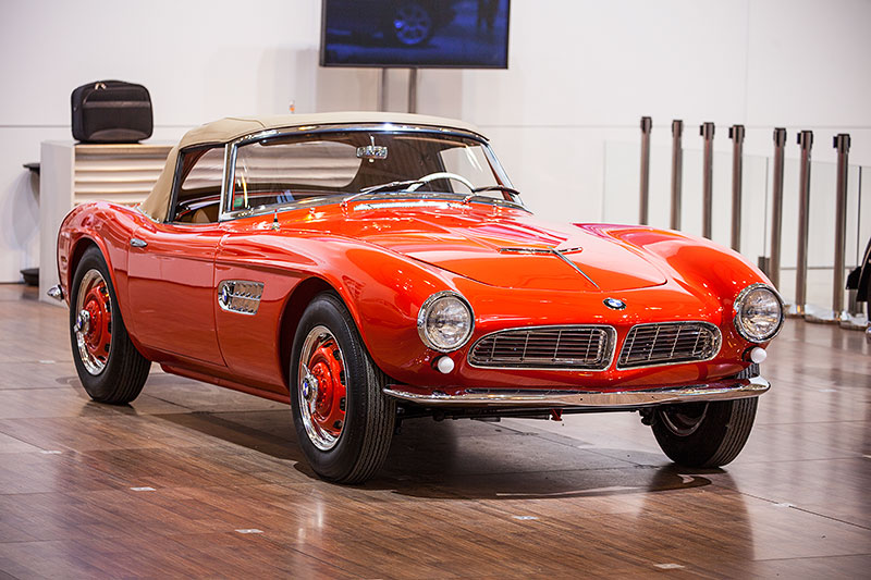 BMW 507, mit 8-Zylinder-Motor, 150 PS, 1.220 kg schwer