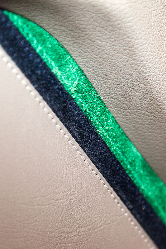 BMW Alpina B12, Alpina Farben im Sitz