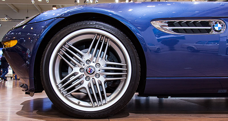 BMW Alpina Z8, grosse 20 Zoll Alpina Felge mit 255/35 ZR 20 Bereifung vorne