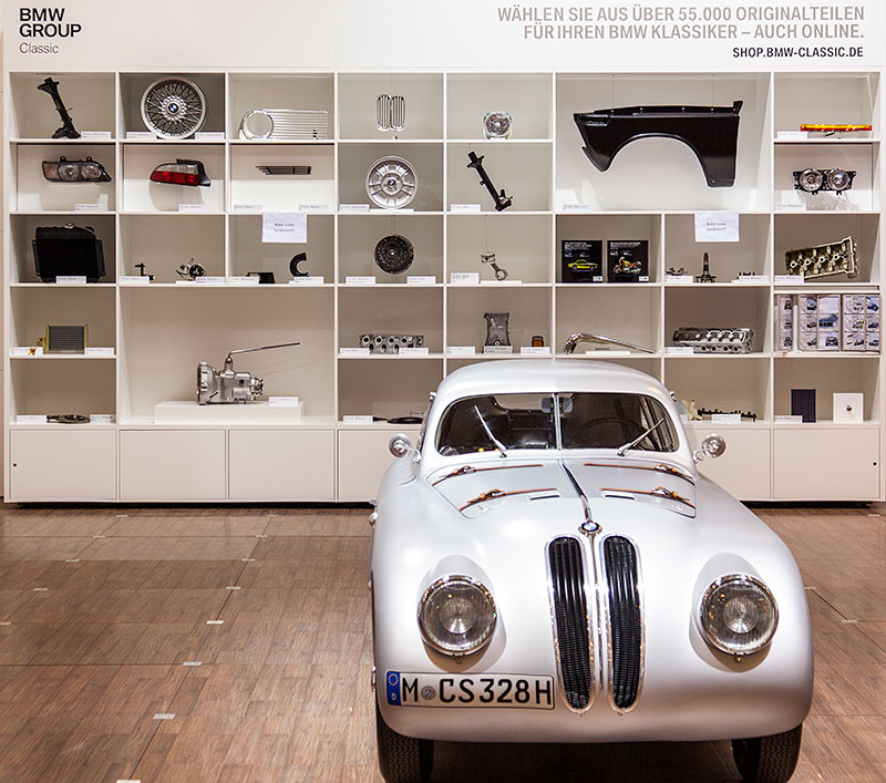 BMW Classic Ersatzteil Ausstellung auf der Techno Classica
