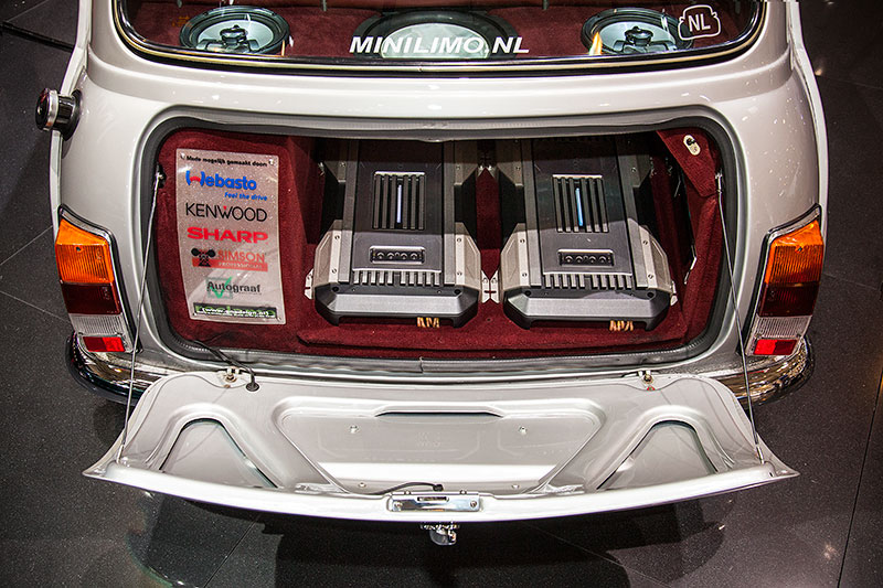 Minilimo / Austin Mini 4-door salon, ausgestattet mit einer High-End Soundanlage