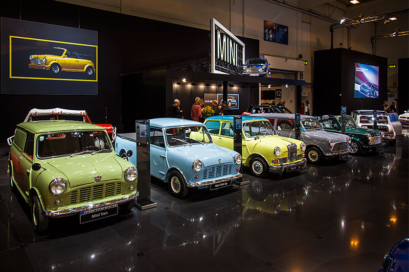 Austin Seven Van (links), ausgestellt auf der Techno Classica 2015