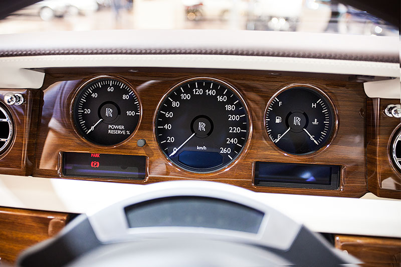 Rolls-Royce Phantom Series II, Tachoinstrumente