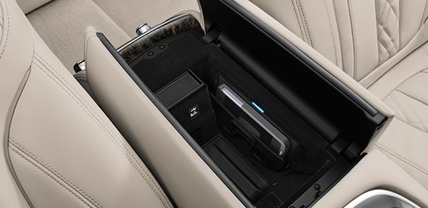 BMW 7er Limousine Langversion, Telefonie mit Wireless Charging