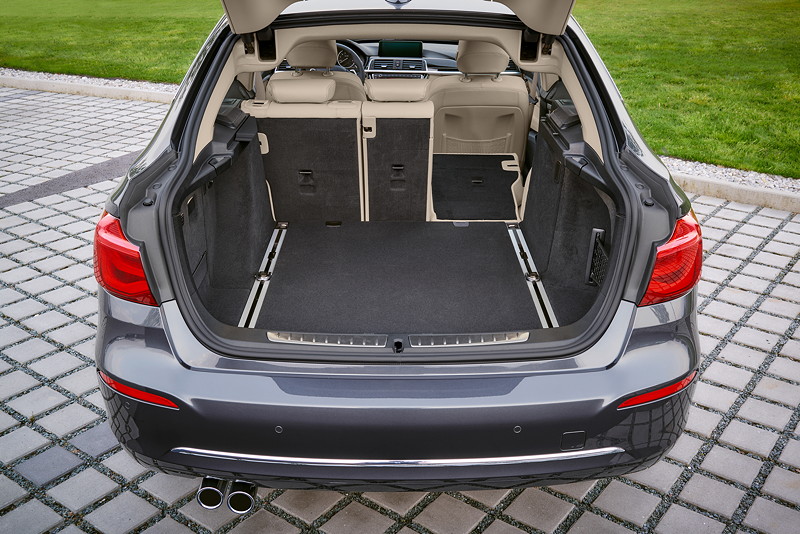 BMW 3er Gran Turismo, Modell Luxury Line, Kofferraum, geteilt umlegbare Sitze im Fond