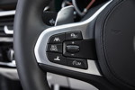BMW 5er Limousine (G30) mit M Sport Paket, Multifunktions Lenkrad, Bedienung Driving Assistant Plus