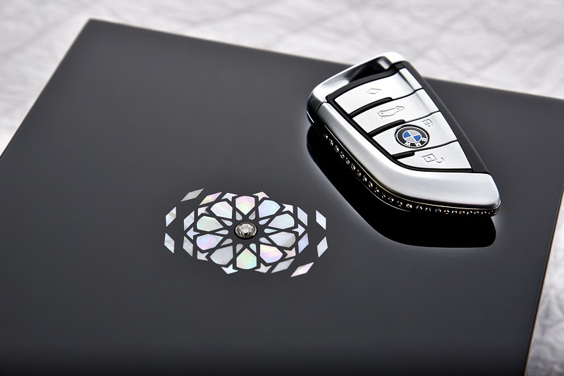 BMW 750Li xDrive Solitaire und Master Class Edition, mit Diamanten belegter Funkschlssel