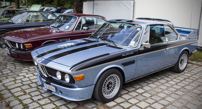 BMW Clubs in der Parkharfe im Olympiapark: BMW Alpina E9