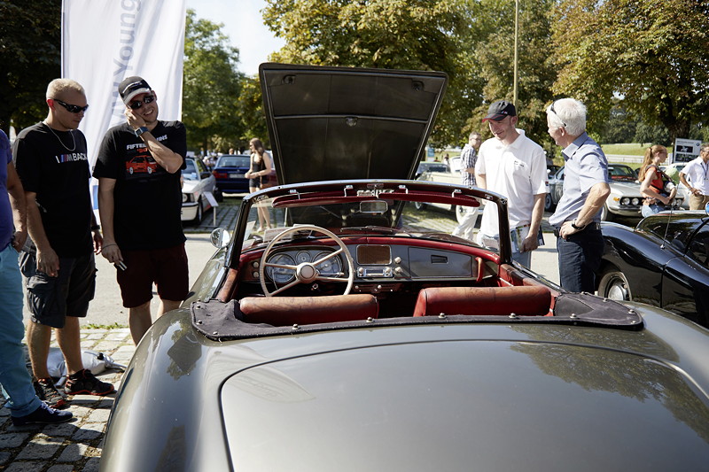 BMW Festival. BMW Clubs in der Parkharfe im Olympiapark.