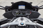 BMW K 1600 GT, Instrumente mit neu gestalteten Ziffernblättern sowie integriertes Bedienkonzept mit Multi-Controller und TFT-Display.