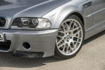 BMW M3 CSL, auf M Leichtmetallfelgen 'Sport' in 19 Zoll auf Michelin Sportreifen 'Sport Cup', mit runder Öffnung in der Front als Luftzufuhr für Airbox