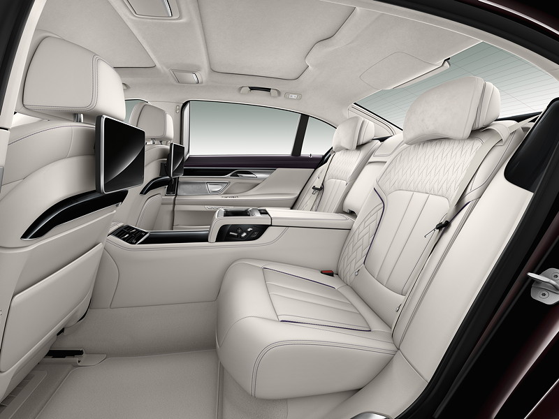 BMW M760Li xDrive V12 Excellence, Interieur hinten