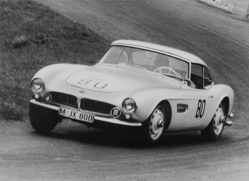 Elvis' BMW 507. Hans Stuck erreicht mit dem BMW 507, FIN 70079 den Klassensieg beim 'Gro�en Bergpreis von Deutschland' am Schauinsland bei Freiburg im Jahr 1958