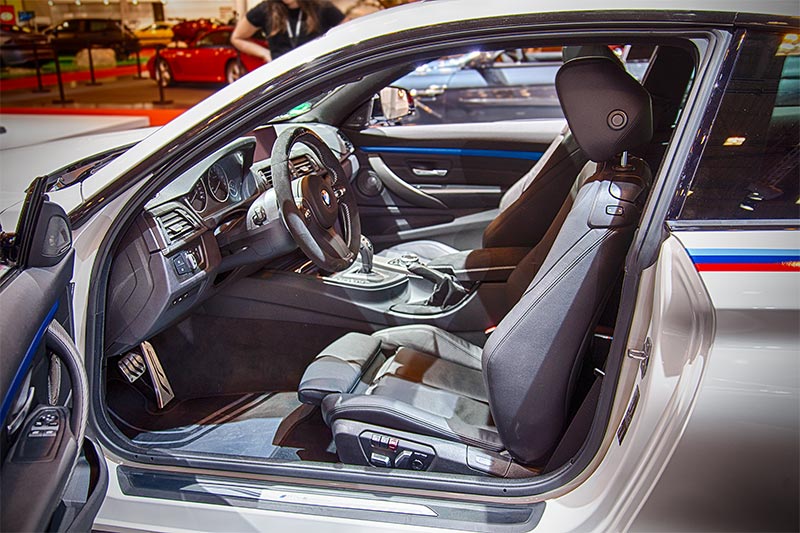 BMW 440i mit BMW M Performance Parts auch im Innenraum