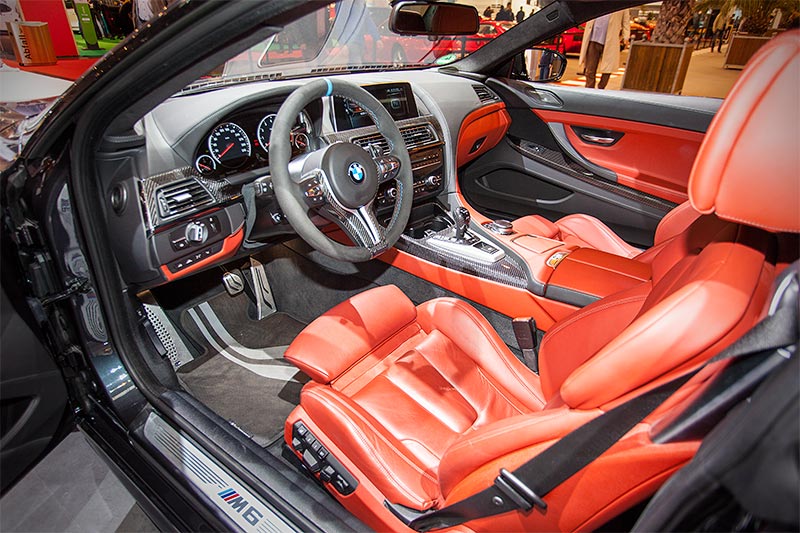 BMW M6 mit Competition Paket, Innenausstattung: Vollleder Merino Feinnarbe Sakhir Orange / Schwarz