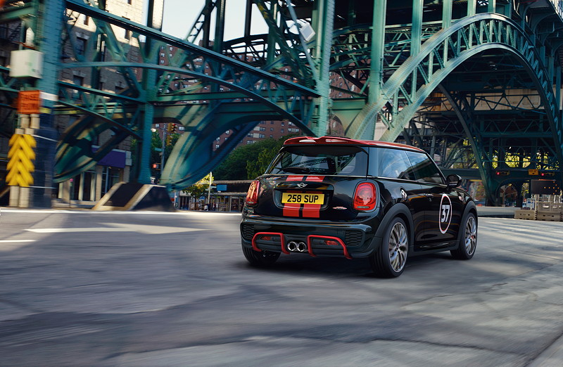 MINI Cooper S 3-Trer mit John Cooper Works Pro Tuning Kit