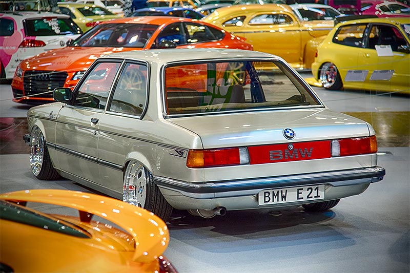 BMW 3er (E21), weitgehend orig. Optik, das Heck wurde umgebaut um Tiefe zu erreichen