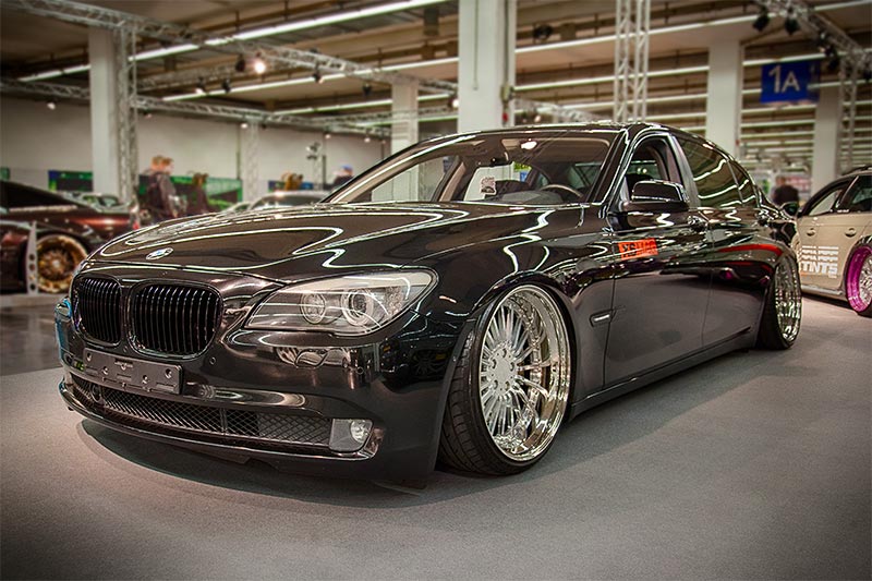 BMW 750Li (F02), 'HP-Drivetech' Airride-Fahrwerk mit Bilstein-Sto�d�mpfern und speziellen Luftb�lgen