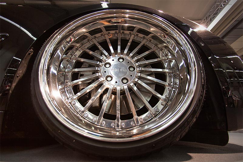 BMW 750Li (F02), 3-teilige 'MUTEC' Felgen in 10,5J x 21 Zoll, ET 20 (VA) und 12,5J x 21 Zoll, ET 7 (HA)