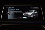 BMW 740Le xDrive iPerformance, Bordbildschirm, Anzeige: MAX eDrive, Fahrt im entsprechenden Elektro-Modus bis 140 km/h