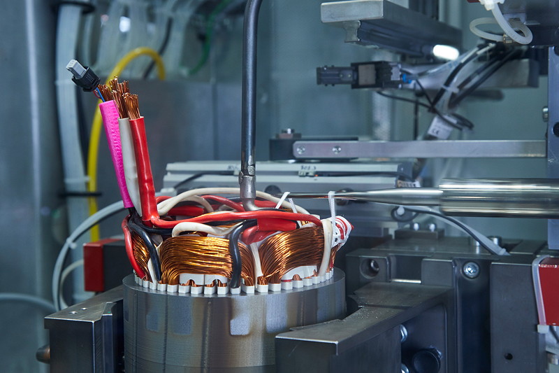 Fertigung eines Elektro-Motors fr BMW PHEV Fahrzeuge im Werk Dingolfing.