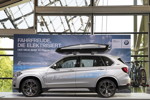 96. Ordentliche Hauptversammlung der BMW AG am 12.05.2016 in der Olympiahalle in Mnchen: BMW X5 xDrive40e.