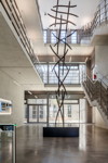 Foyer Leichtbauzentrum mit Carbon Skulptur