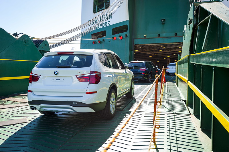Verschiffung von BMW X-Modellen im Hafen von Charleston, USA