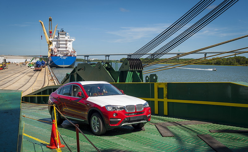 Verschiffung von BMW X-Modellen im Hafen von Charleston, USA