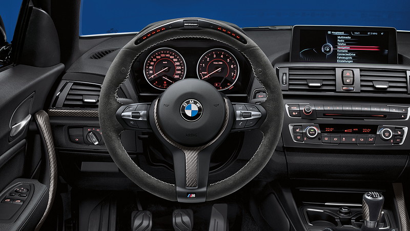 BMW 2er Coup� (F22), BMW M Performance, Lenkrad II Alcantara mit Carbon Blende und Race-Display.