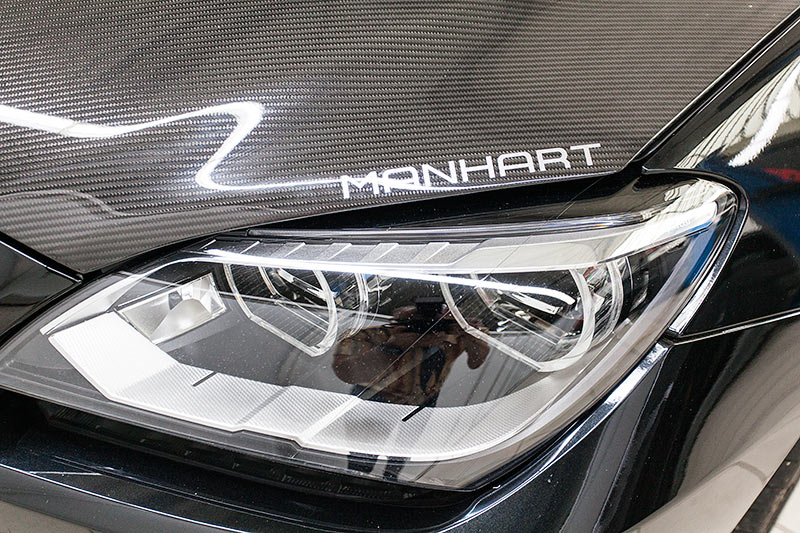 Manhart MH6 800, Scheinwerfer, Manhart Schriftzug auf der Motorhaube