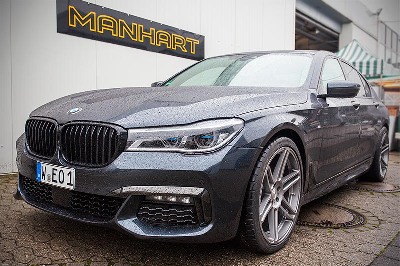BMW 7er (G11) auf Manhart 21 Zoll Felgen auf dem Manhart Firmengel�nde in Wuppertal