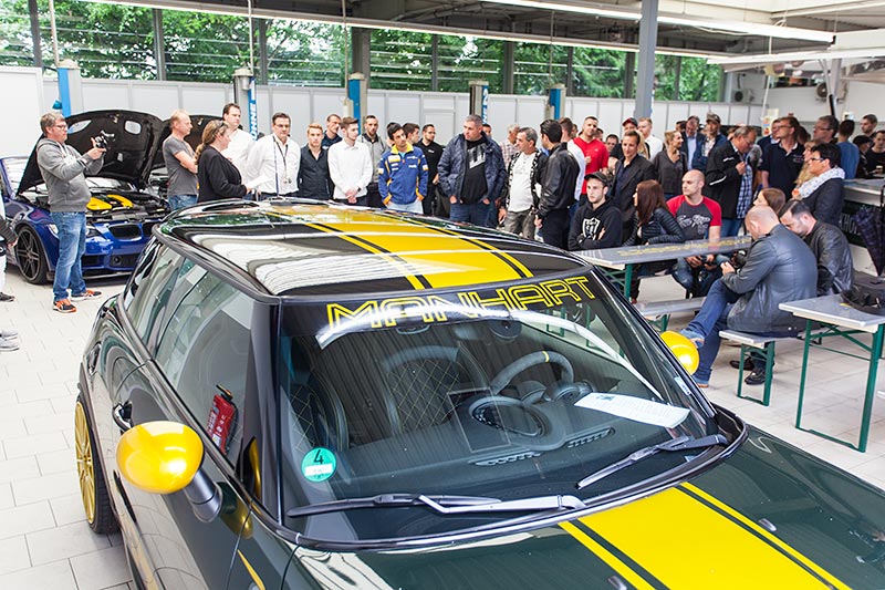 Versteigerung des Manhart F300 f�r einen guten Zweck am Nachmittag des 25.06.2016