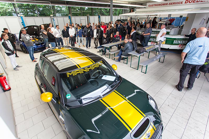 Versteigerung des Manhart F300 f�r einen guten Zweck am Nachmittag des 25.06.2016