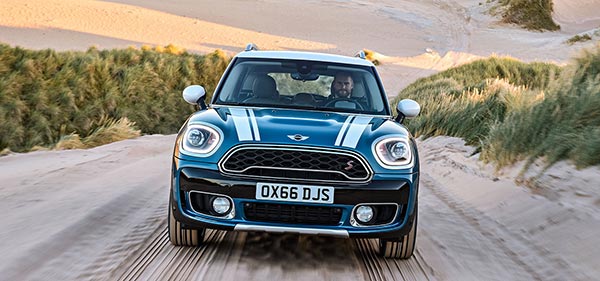 MINI Cooper S Countryman ALL4. Island Blue metallic.