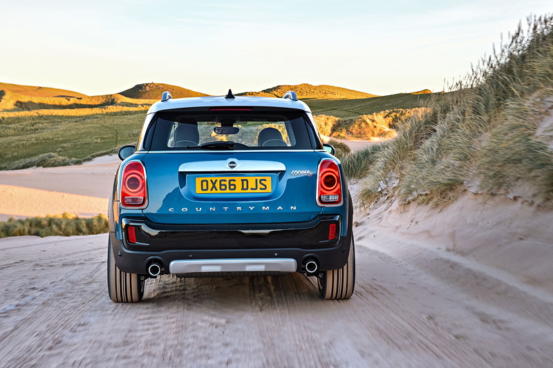 MINI Cooper S Countryman ALL4. Island Blue metallic.