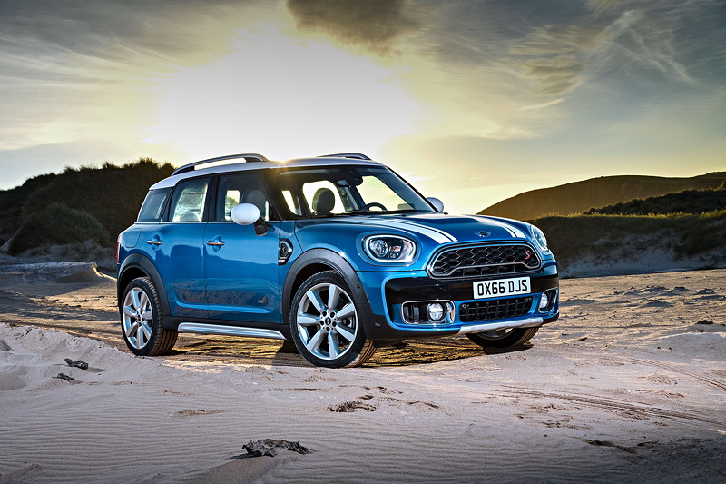 MINI Cooper S Countryman ALL4. Island Blue metallic.