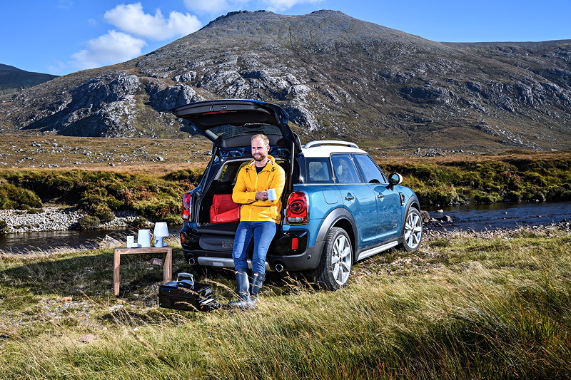 MINI Cooper S Countryman ALL4. Island Blue metallic.