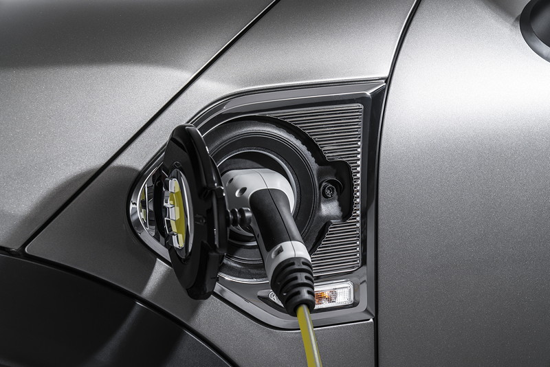 MINI Cooper S E Countryman ALL4, Steckdose