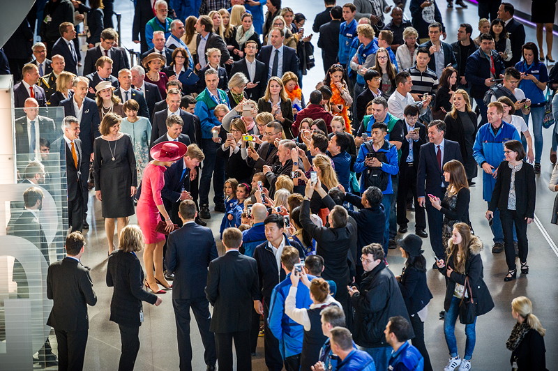 K�nig Willem-Alexander und K�nigin M�xima der Niederlande zu Besuch in der BMW Welt in M�nchen am 13. April 2016